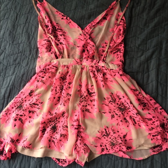 The clothing company pink floral romper - Picture 3 of 4